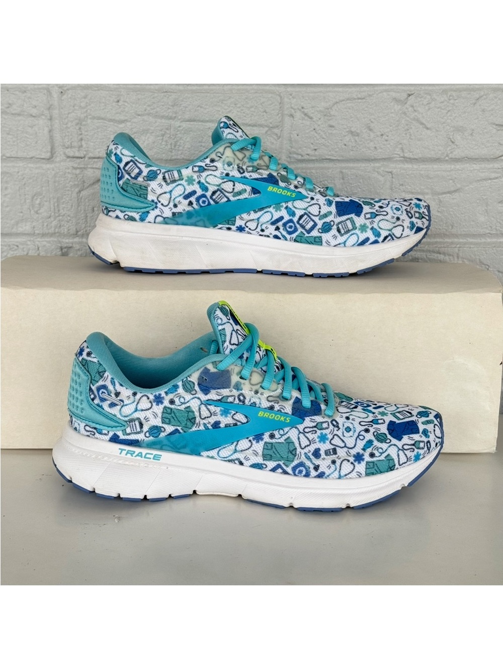 Brooks Trace 2 Hero Pack Medical Running/Athletic Sneakers Women's 9